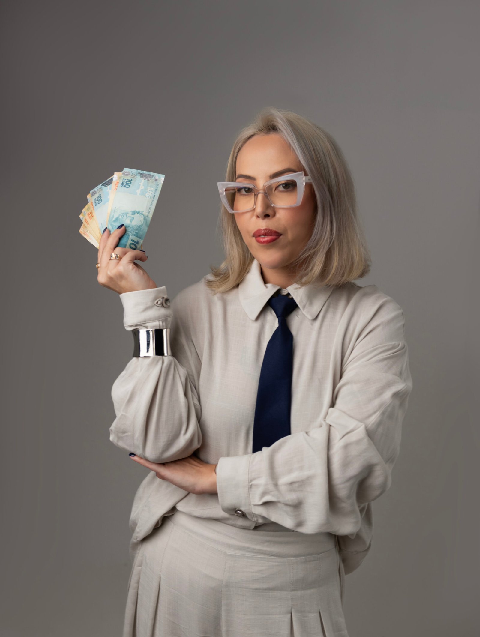 Advogada especialista em dívidas bancárias empresariais - Sato Advogados